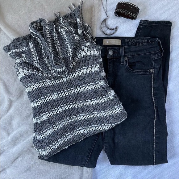 Free People Striped Grey & White Folksong Fringe Knit Boho Cowl Neck Sweater XS - Picture 10 of 10